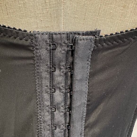 Cacique Black and Gold Lace Bustier Corset Bra Top Size 38C Velvet Trim Goth - Picture 10 of 16